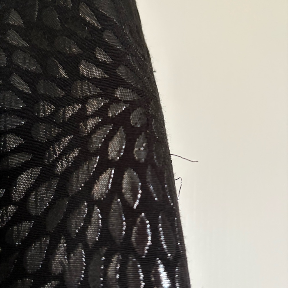 LOFT Black Textured Floral Mini Skirt - Picture 4 of 4
